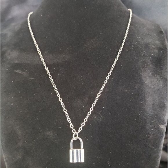 WHITE GOLD PLATED HEART KEY LOCK UNISEX PENDANT NECKLACE WITH INSPIRATIONAL CARD - Picture 6 of 9